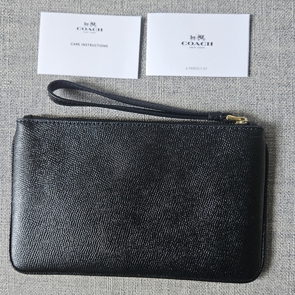 NWOT Coach Wristlet - Picture 10 of 11